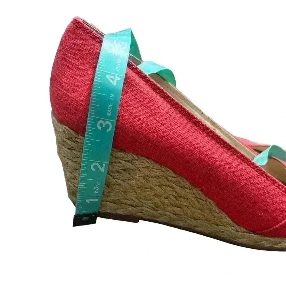 Lucky Brand Wedge Heel Shoe in size 7. Gorgeous coral color with peek-a-boo toe - Picture 6 of 7